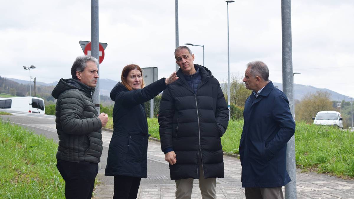 Urnietako Udala eta Aldundiaren arteko lan-bilera bide-azpiegituren hobekuntzak jorratzeko