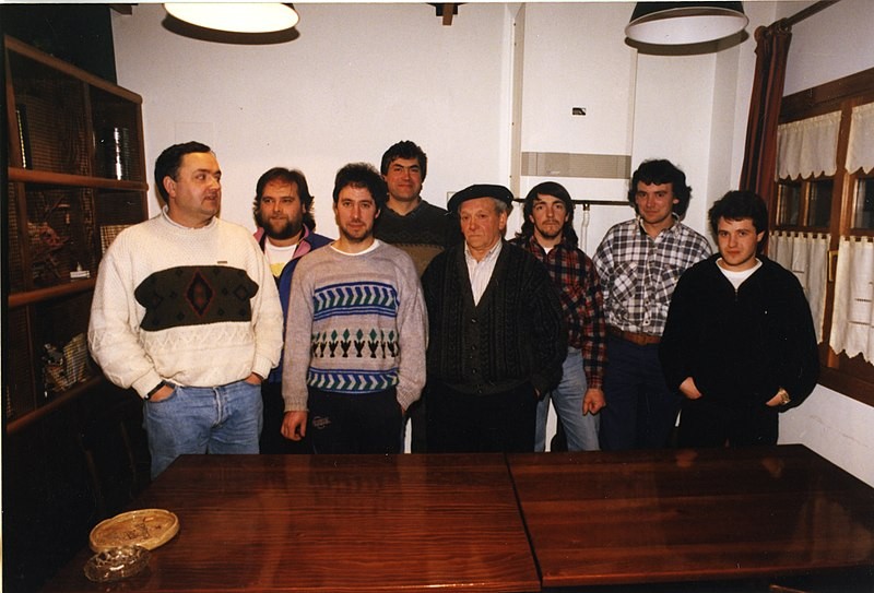Atzera begira, argazkien bitartez