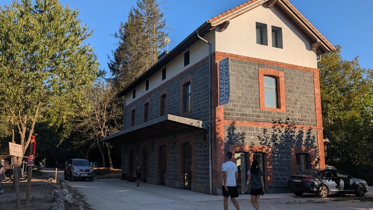 Plazaolako geltokia ireki dute Leitzan