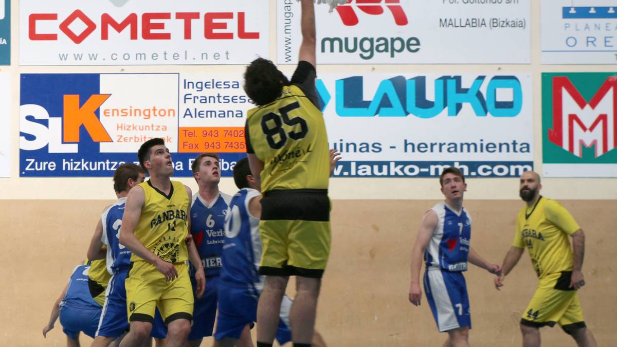 Saskibaloian proba egiteko aukera