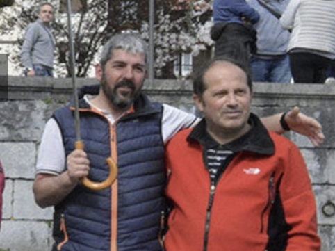 Pertsonak erdigunean (1)