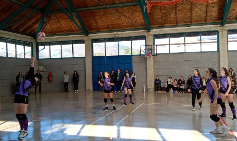 Aiztondo NKT boleibol taldeak garaipena eskuratu zuen Tolobolei taldearen aurka