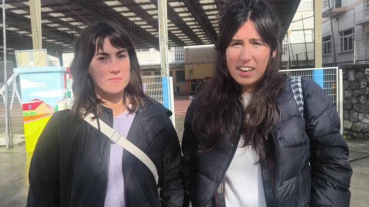 Andoaingo Zaintza azoka: Zabalduz kooperatibako Miren Besasarte eta Zuriñe Mindegia