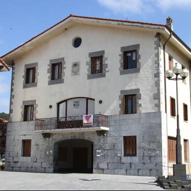 Udal garbitzaile lanpostua betetzeko hautaketa prozesua abiatu du Adunako Udalak