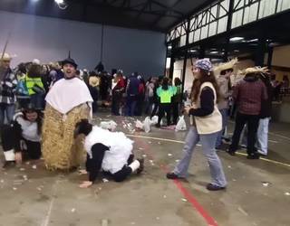 Gazteen ospakizuna Egape ikastolako jolastokian