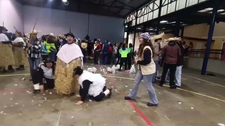 Gazteen ospakizuna Egape ikastolako jolastokian