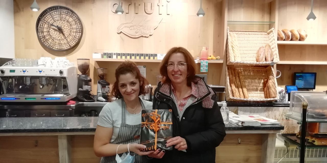 "Aiurri" taldeko asteko saria, Arrutiren eskutik