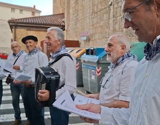 "Batetik bestera", Aurorak abiatu direneko abestia