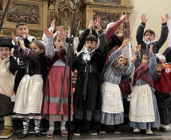 Loatzo Musika Eskolaren Gabonetako emanaldia