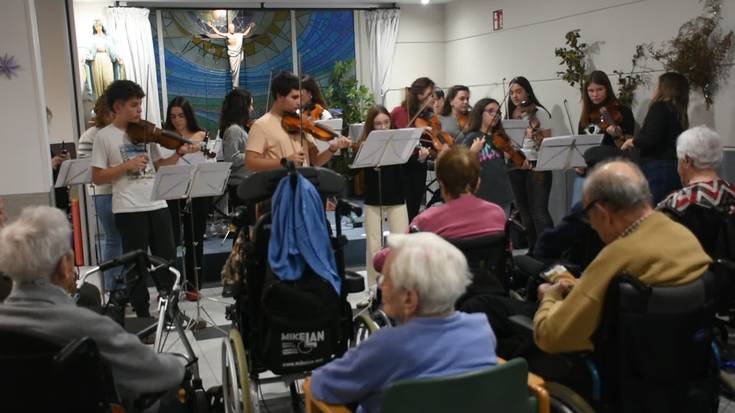 Loatzo Musika Eskolako orkestra, Santio Egoitzan