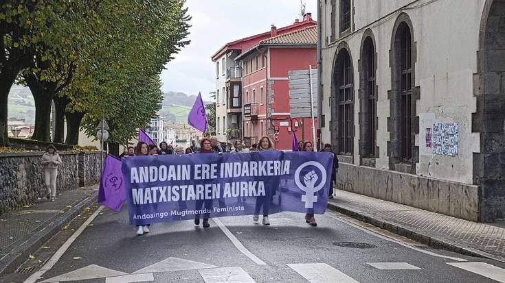 Andoaingo Mugimendu Feministak elkarretaratzea deitu du azaroaren 25ean