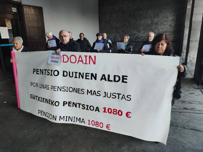 Pentsio duinen aldeko mugimenduaren bosgarren urteurrena