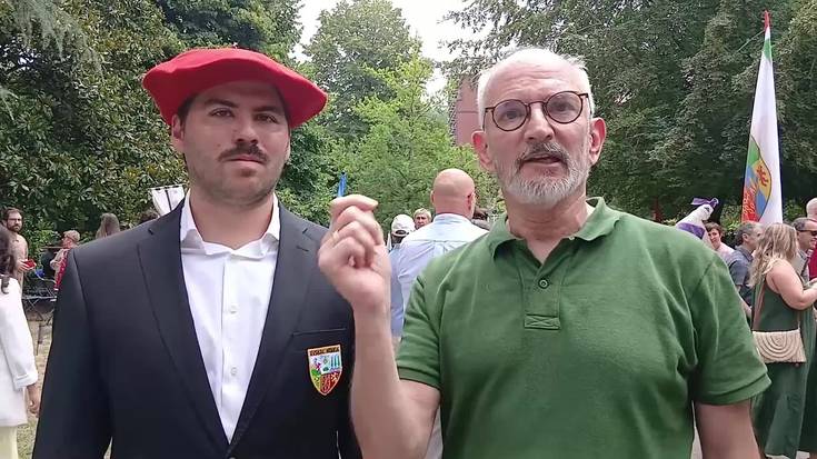 Bergarako udal hautetsien ekitaldian, Bandera arboltzearen erritua: Iñaki Arregi eta Koldo Antolinez