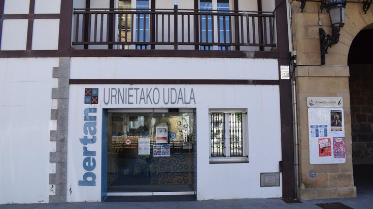 Bertan bulegoa berrantolatu du Urnietako Udalak