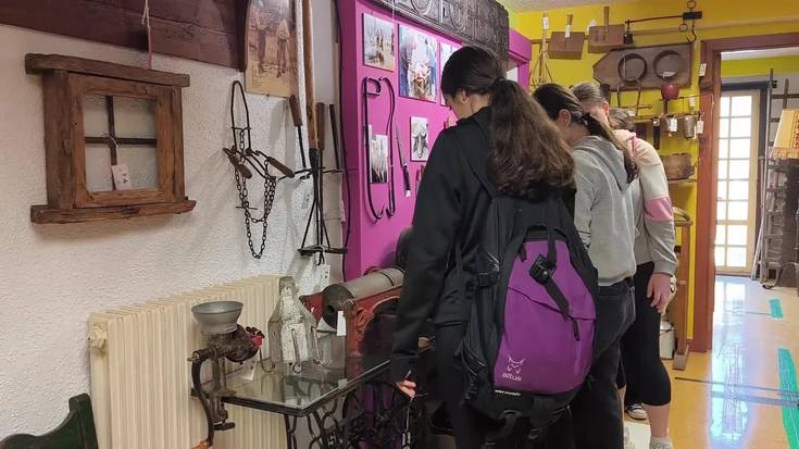 Hernani BHI institutuko ikasleen bixita Burdinaren Gordelekura