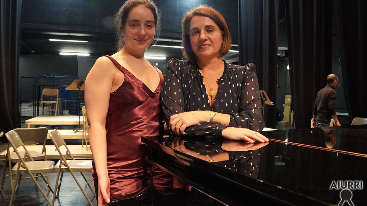 Finezia handiko kontzertua egin zuten Luis Fracaren abestiekin