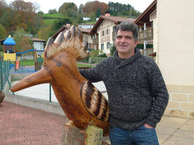 Karlos Irazuren eskulturen inaugurazioarekin abiatu da Kultur Astea Larraulen