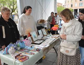 Euskal Herriko makina bat artisauek jarriko dituzte postuak azokan