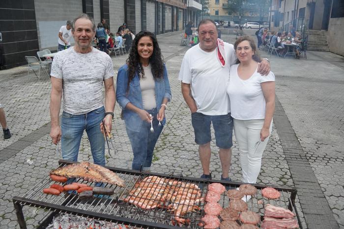 Parrilla erabiltzeko aukera, Etxeberrietako jaietako auzo-afarian