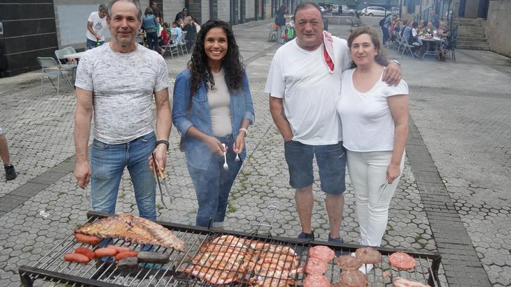 Parrilla erabiltzeko aukera, Etxeberrietako jaietako auzo-afarian