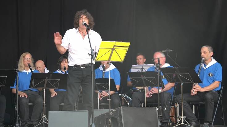 Olagain Txistularien Elkartea Antonio Calleja abeslariarekin: "Maitasunez hil"