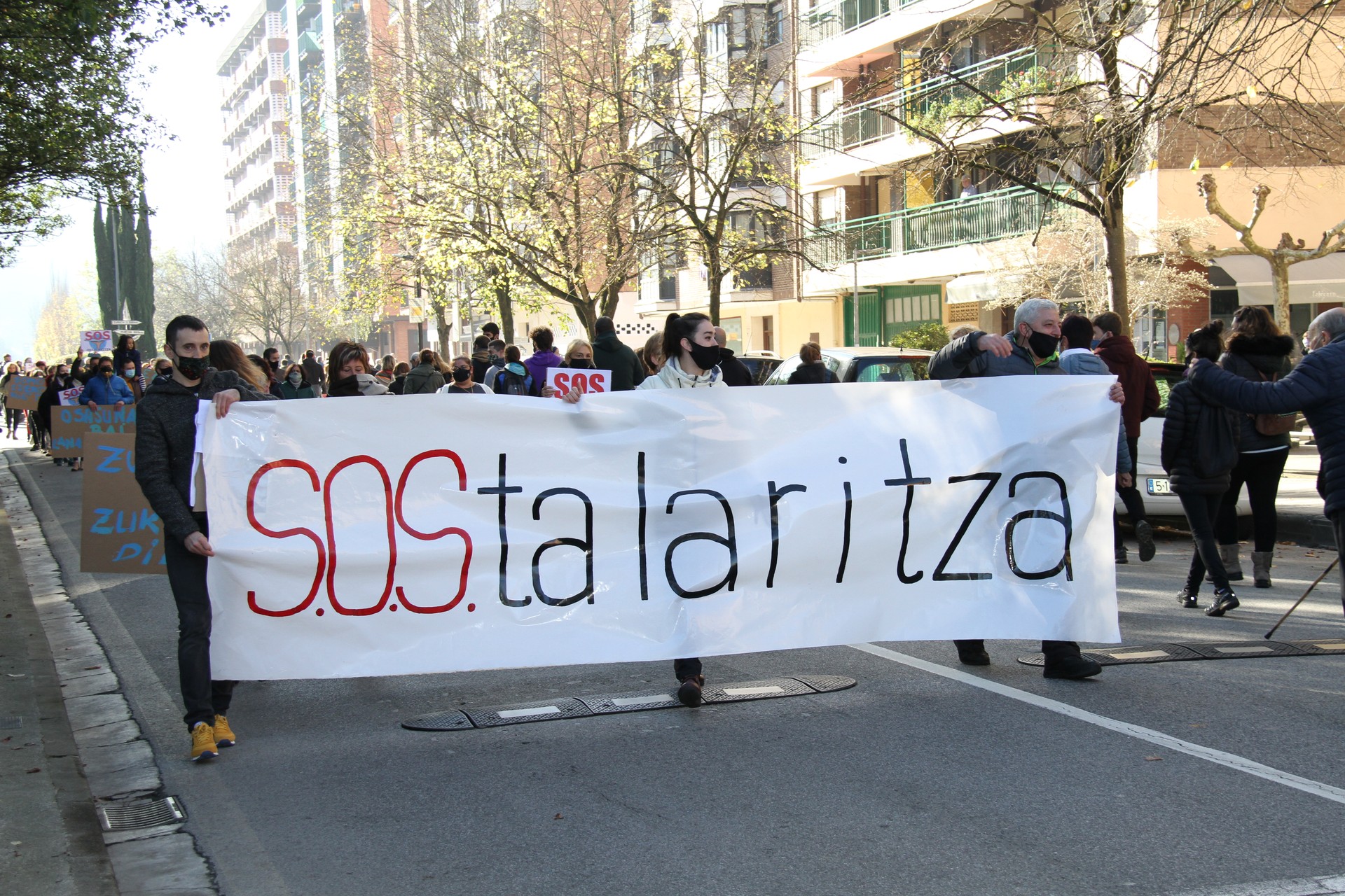 Ostalariak auto karabanan irtengo dira protesta egitera larunbatean