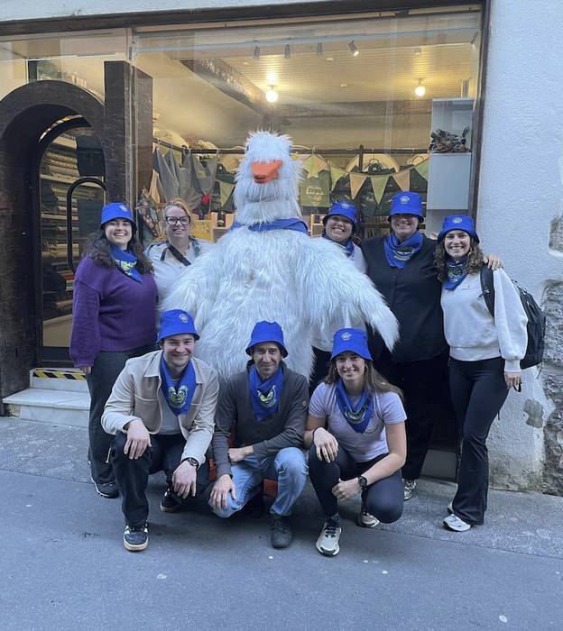 Santa Krutz jaietan aurkeztu zuten Krutzi maskota, sortzaileen ahotan