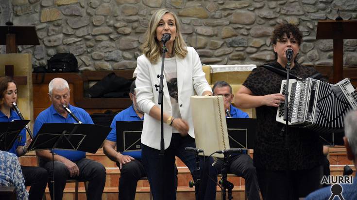 Amaia Oreja, Kristina Solano eta beste hainbat gonbidatu izan dituzte bidaide Olagaineko Txistulariek