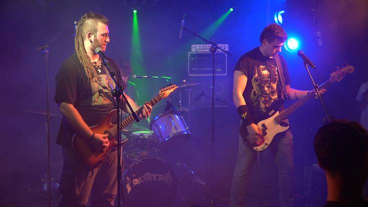 Zarratak punk-metal taldea Escivin kontzertuan: "Milaka istorio"