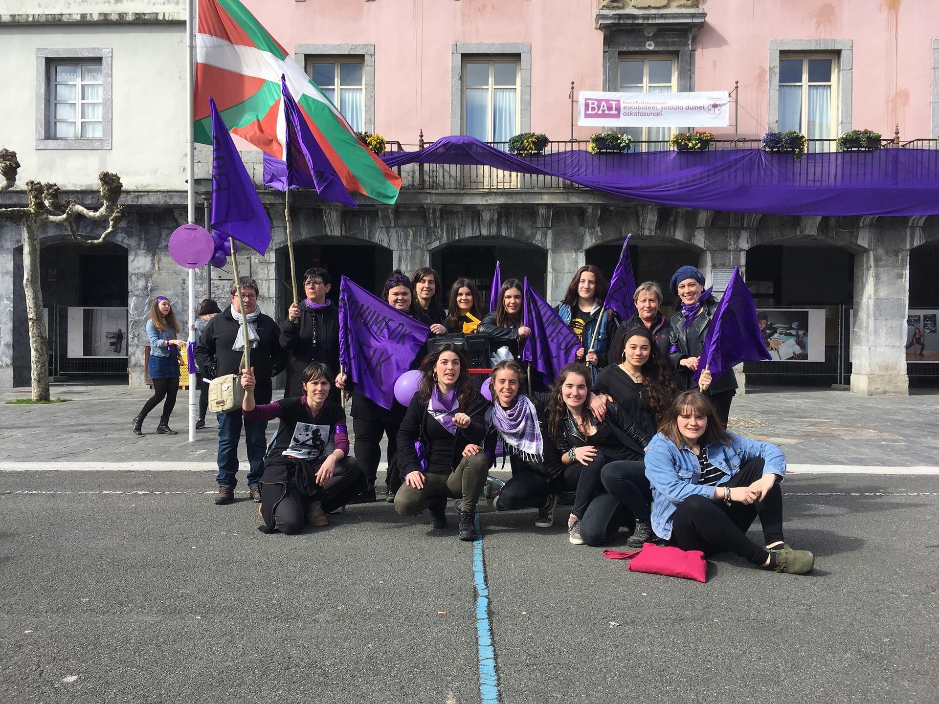 Lurgatz talde feministaren adierazpena