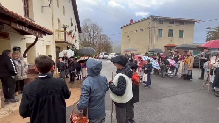 Adunako Santa Ageda bezperako kalejira