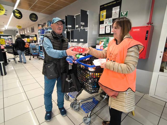 "Inoiz baino larriago" dauden Saharako errefuxiatuen kanpamenduen aldeko elikagaiak biltzen jarraitzen dute