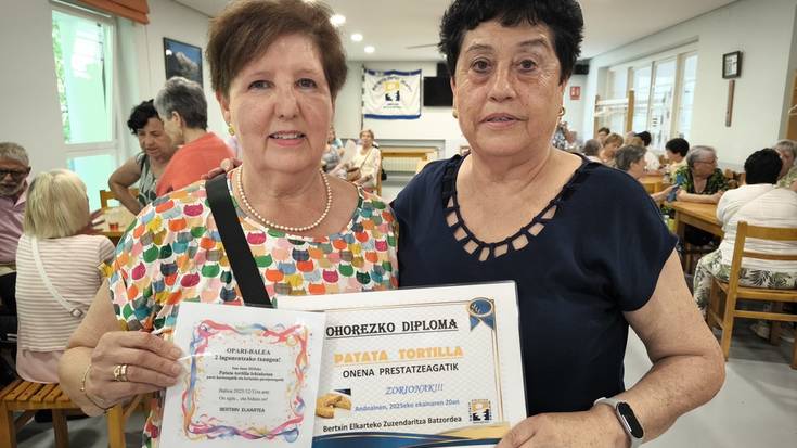 Bertxin elkarteko bazkideek San Juan jaiekin bat egiten duten ospakizunei ekin diete