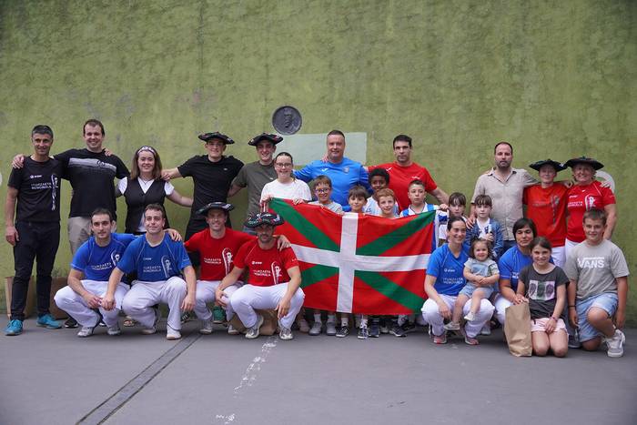 Igande arratsaldean jokatuko dira Iturzaeta palako hiru finalak Sorabillan