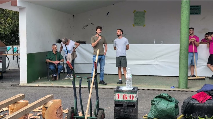 Unai Gaztelumendi eta Mikel Artola auzokideak bertsotan