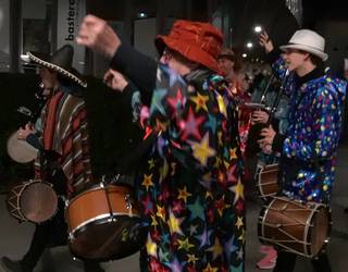 Olagaingo txistularien eta Udal Musika Eskolako musikari eta abeslarien kalejira, Ostegun Gizenean