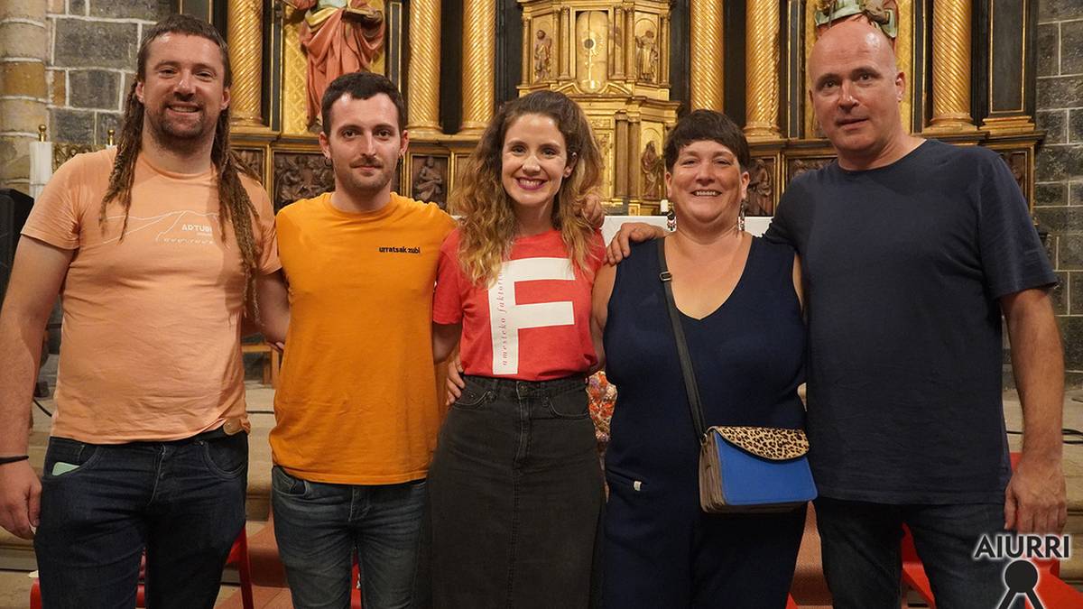 Joanes Illarregi, Alaia Martin, Onintza Enbeita eta Aitor Mendiluze Adunan, bertsotan