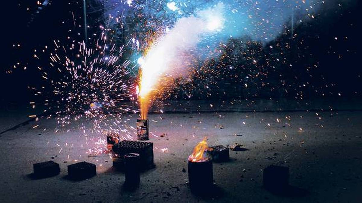 Material piroteknikoa arduraz erabiltzeko deia