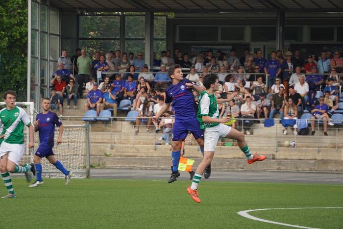 Ohorezko erregional mailari eusteko borroka bizia