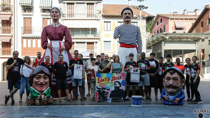 Santio Jaiak aurkeztu dituzte Errebote plazan
