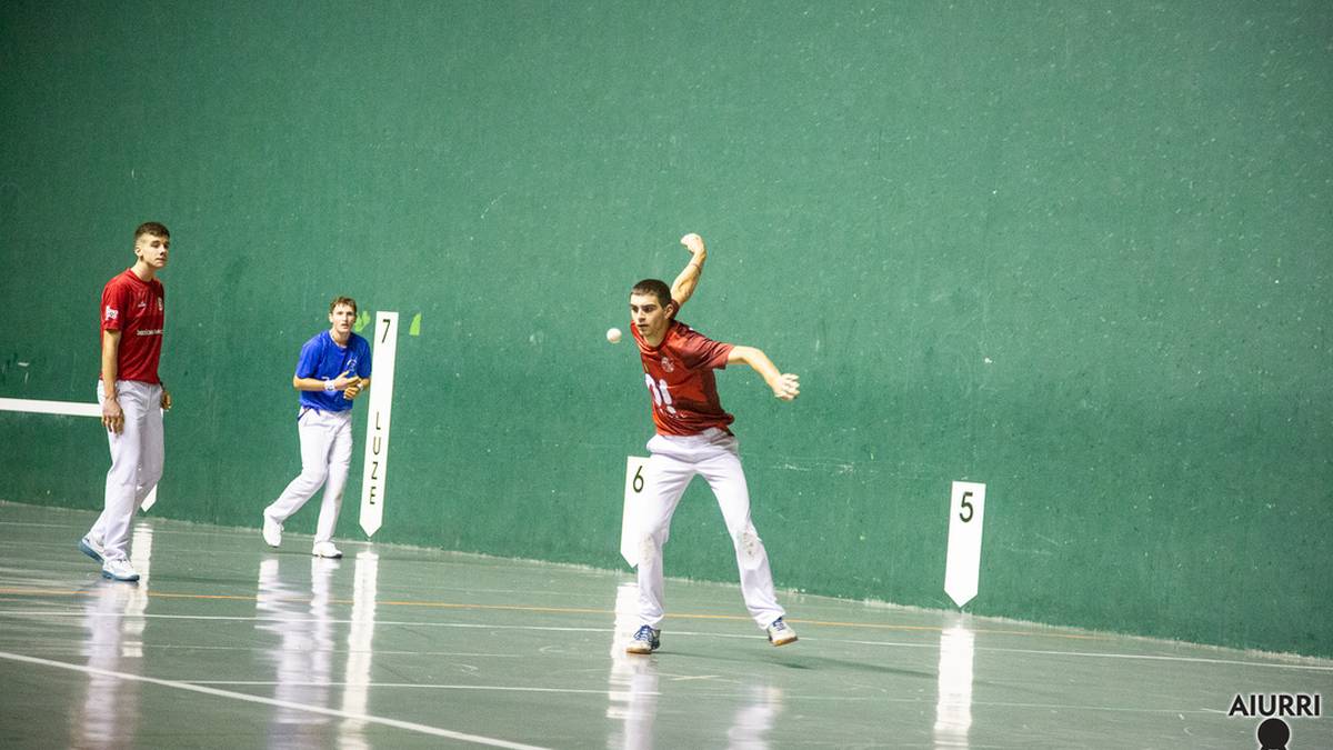 Pilota jaialdia izan zen atzo Asteasun