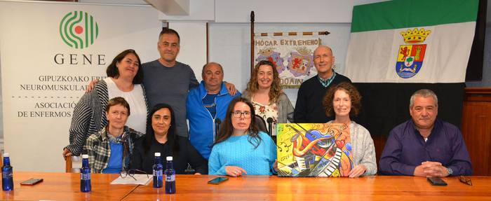 Emanaldi solidarioa aurkeztu dute
