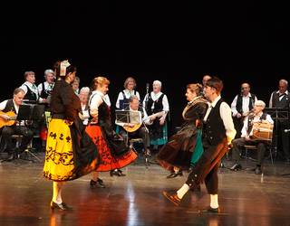 Extremadura, Andaluzia eta Euskal Herriko dantza eta abestiekin ikuskizuna, Basteron