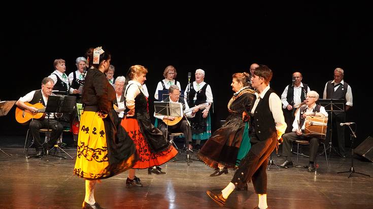 Extremadura, Andaluzia eta Euskal Herriko dantza eta abestiekin ikuskizuna, Basteron