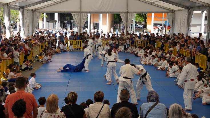 Judo eta katare erakustaldia, festen hasieran