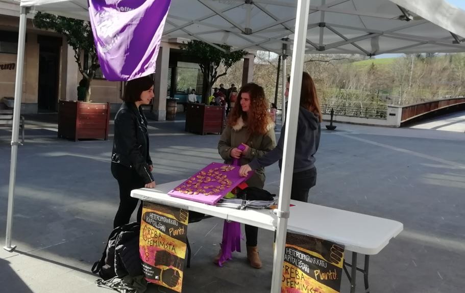 Greba feministaren mezua zabaltzeko sentsibilizazio kanpaina