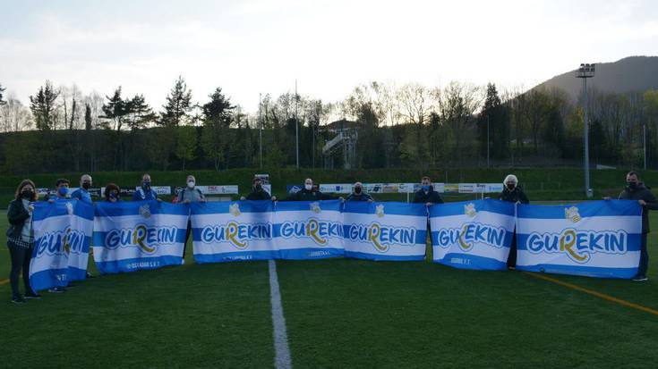 Realaren eta eskualdeko futbol taldeen arteko adiskidetasunaren adierazpena