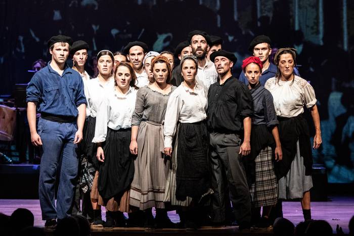 Oinkari Dantza Taldearen 50. urteurreneko ospakizunerako sarrerak eta tiketak salgai