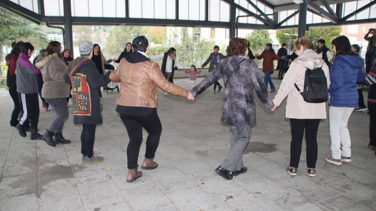 Dantza saio irekia antolatu du Bukalai Dantza Taldeak