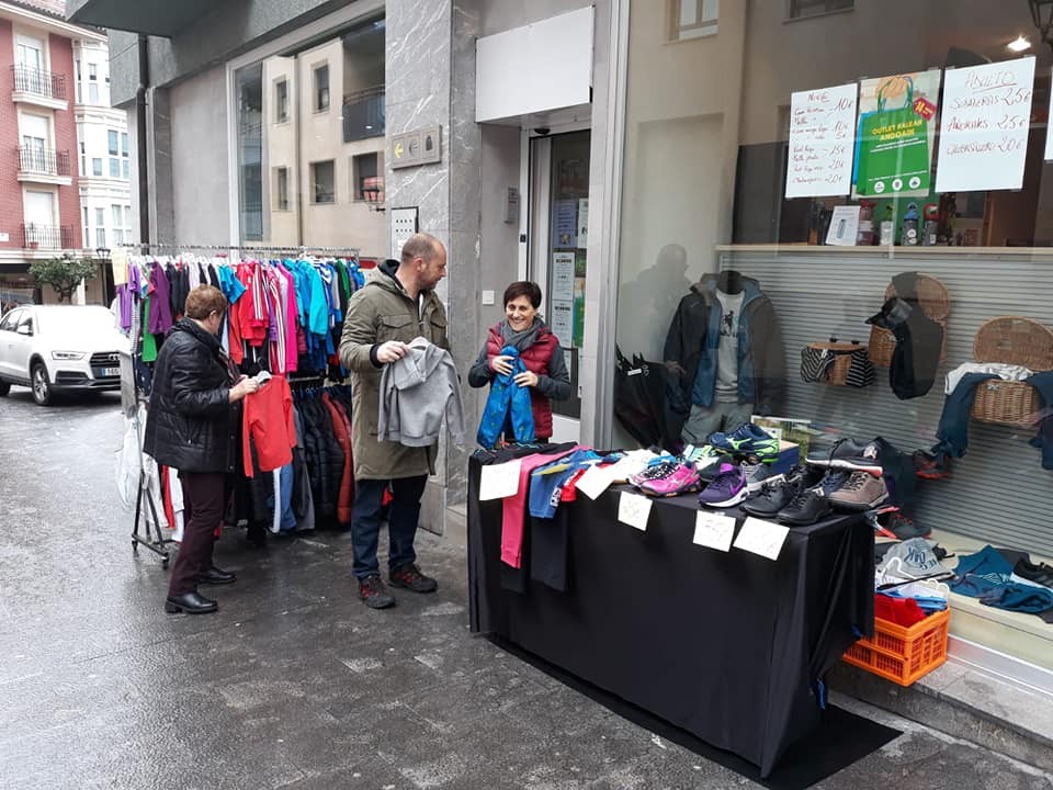 Ostegunetik larunbatera,  Outlet kalean, Andoainen